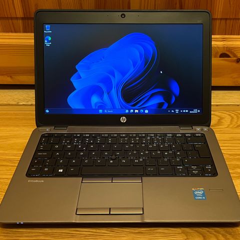 HP EliteBook 820 med Windows 11 Pro, 128GB SSD, 16GB RAM, 12,5"