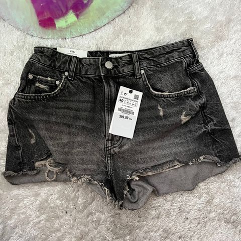 Grå shorts fra Zara