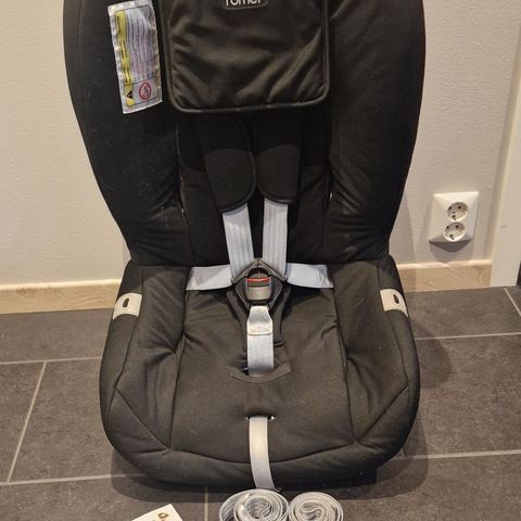 Britax Two Way, komplett med forankringsseler.