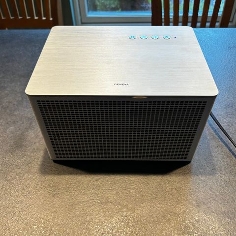 Geneva Acustica Lounge Bluetooth høyttaler selges