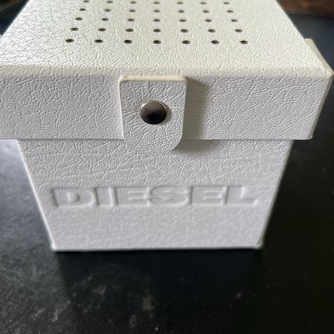 FET DIESEL KLOKKE SELGES