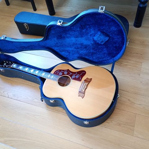 NY Pris! Kopi av Gibson SJ 200 - Gitaren er fra 1970 tallet