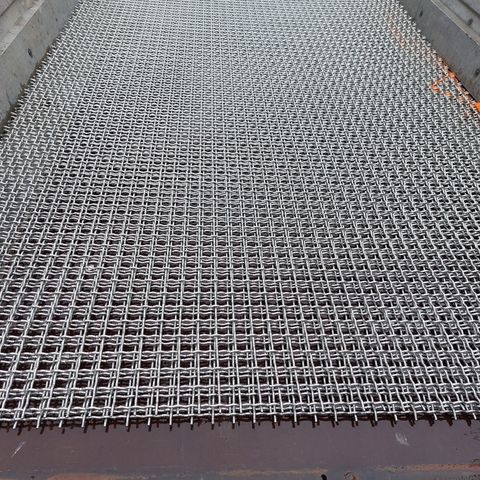 Rustfritt  netting mash 30x30 mm tykkelse  4 mm 3 x 1,5 meter