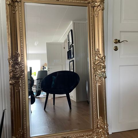 Herskapelig Stort massivt rokokko gullspeil med fasettslipt speil. Str: 149x89cm