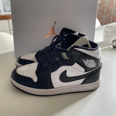 Nike Air Jordan str. 35,5 Nypris kr 1600