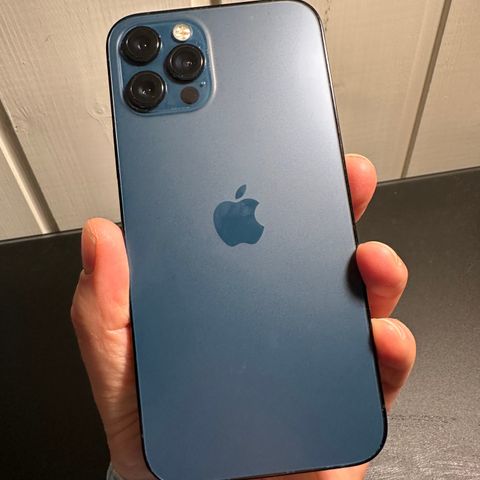 Iphone 12 pro 256 gb i tipp topp stand - kun 1 år gammel