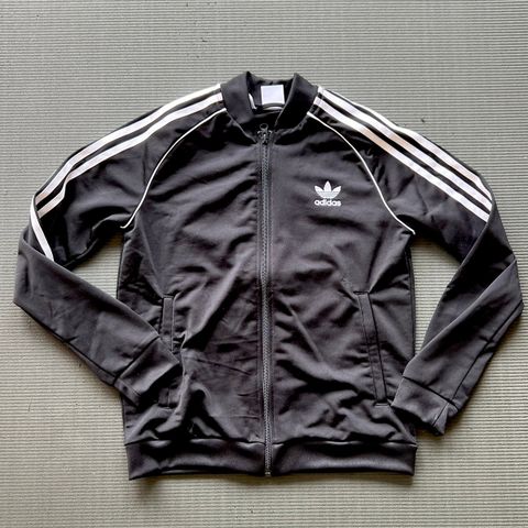 Adidas originals klassisk treningsjakke 11-12 år Unisex