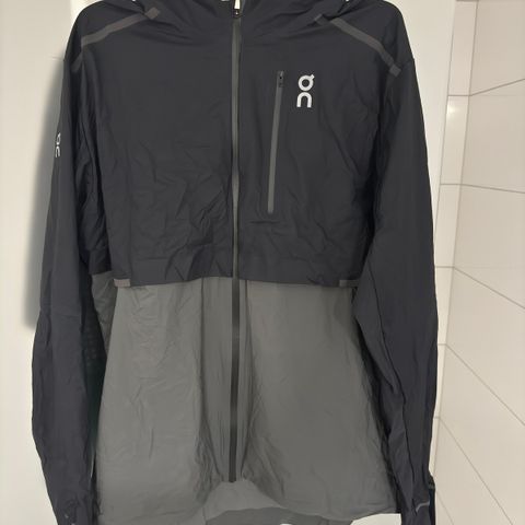 On Running - Weather Jacket (XL)