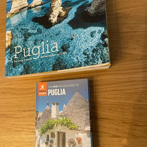 To bøker om Puglia i Italia