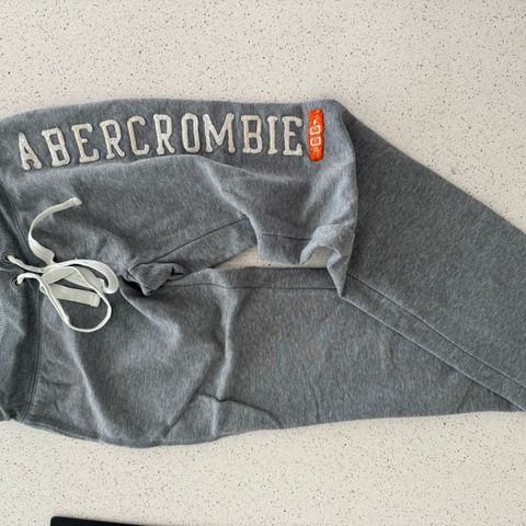 Abercrombie joggebukse med sleng