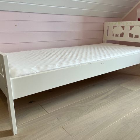 IKEA Kritter Seng med ribbebunn, hvit, 70x160 cm følger med sengehest + madrass