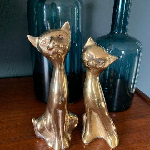 To vintage katter i messing - messingfigurer