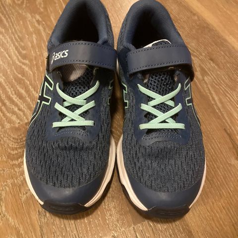 Oasics barnesko str 35