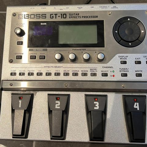 Boss GT-10 Multieffekt til gitar