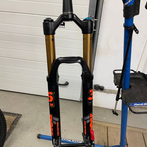 Fox 36 Factory 27.5" Grip 2, 160mm