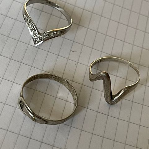 Fine ringer i sølv stempel