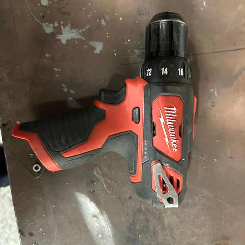 Milwaukee m12 borskrutrekker/drill