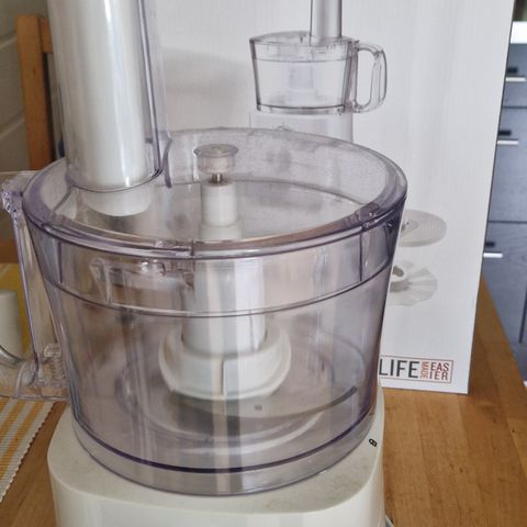 Point food processor