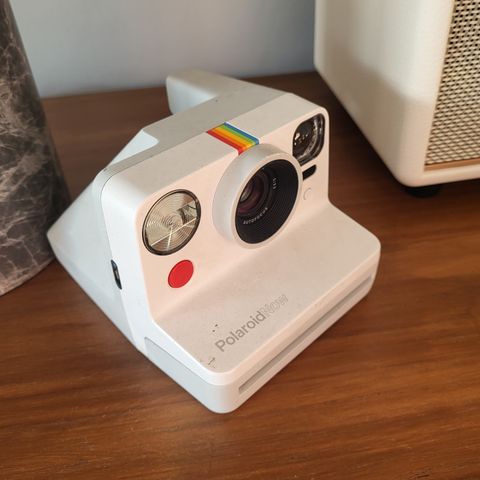 polaroid kamera funker må bare kjøpe bilder til å sette inn:)