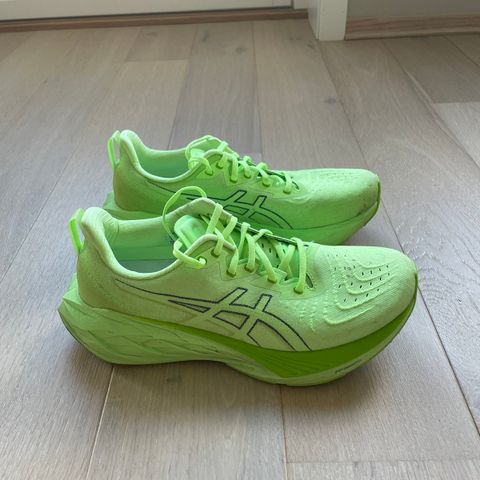 ASICS NOVABLAST 4 STR 43,5