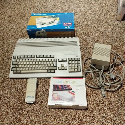 Amiga Commodore A-500 Med Ekstrautstyr