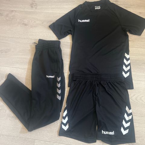 Hummel bukse, shorts og T-skjorte str 152