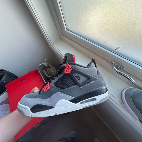 Jordan 4 inflared