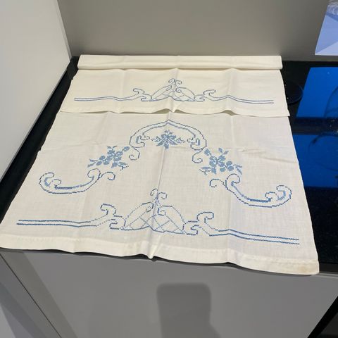 Flott brodert pyntehåndkle