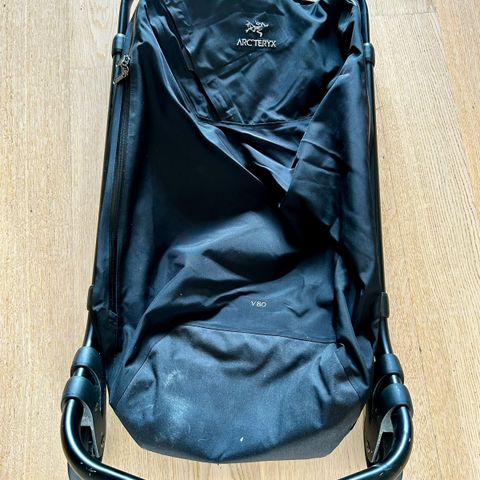 Arc’teryx rolling duffle V80