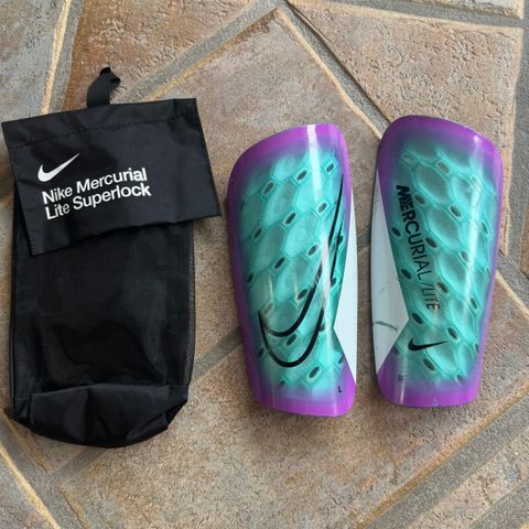 Nike Mercurial lite superblock shin guard / leggskinn