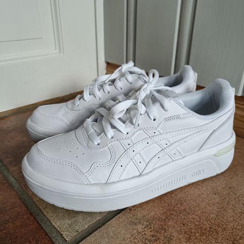 Asics sneakers str 39 - som ny