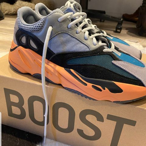 Yeezy boost 700