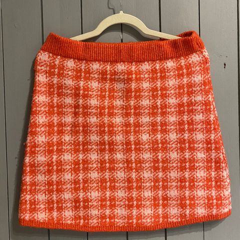 Lightly used, Orange knit skirt, Primark, Size M