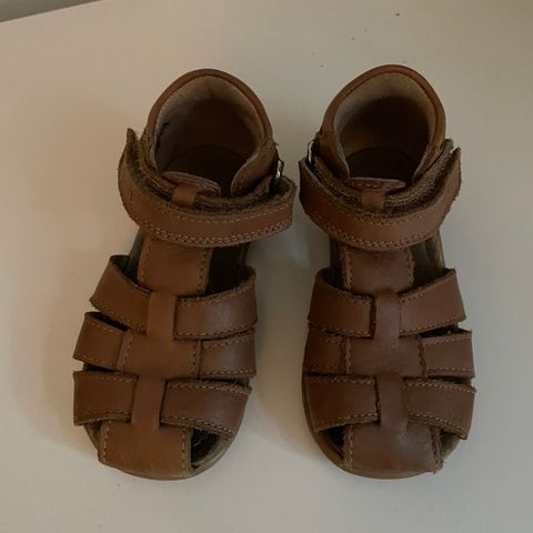 Sandaler i skinn fra Enfant