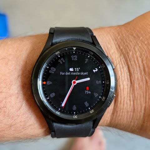 Samsung Galaxy Watch 4 Classic med LTE selges