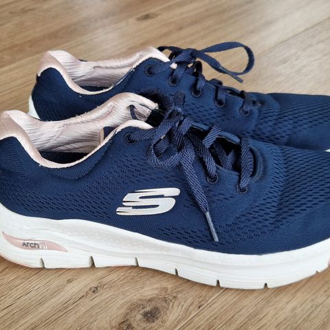 Skechers Archfit str 40