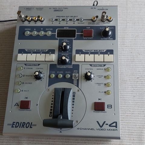 Roland Edirol V-4, 4 Channel Video Switcher Mixer med power supply