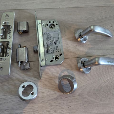 Assa modular 8765 komplett dørlås med håndtak