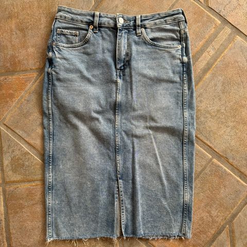 H&M denim skjørt str 38