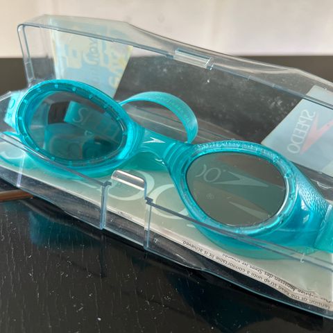 Svømmebriller fra Speedo brukt av ungdom/ung voksen