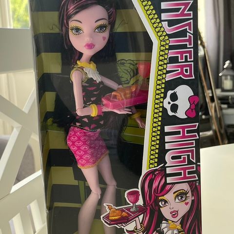 Monster high // Draculaura - Creepateria