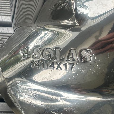 Solas 14 1/4 x 17, 4 blads