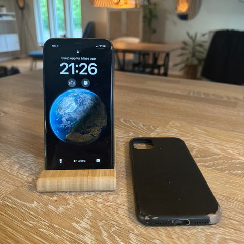 Apple iPhone 11 64 GB, svart, selges til kanonpris! (Reservert)