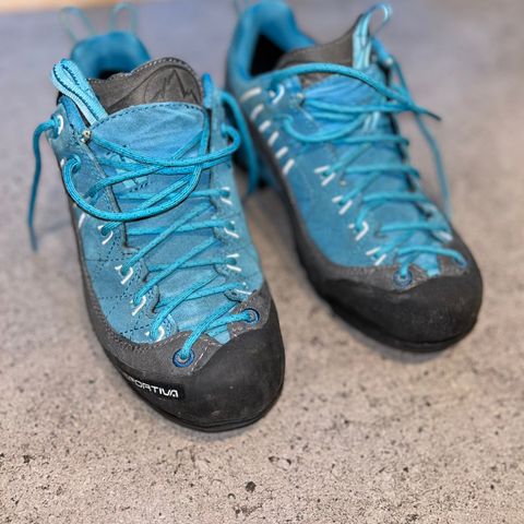 Plettfrie klatresko: La Sportiva Hyper gtx W str. 37