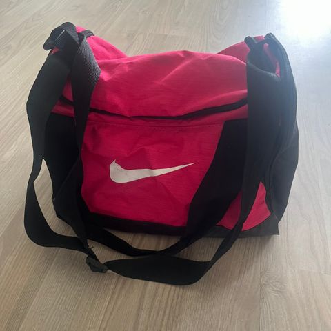 Liten Nike bag selges