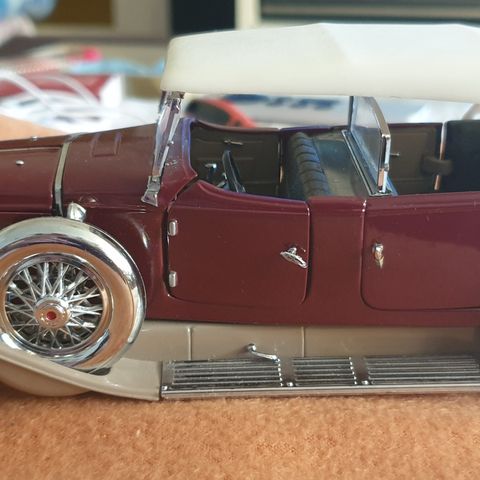 Duesenberg J Derham Tourster 1930 1:24. The Franklin Mint. Stilig modell.