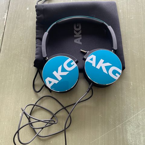 Ny AKG Y50 kablet headset