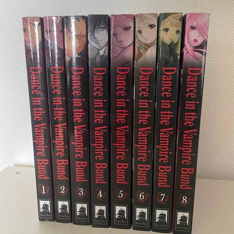 Manga: Dance in the Vampire Bund 1-8