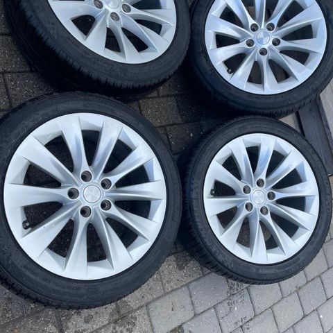 Tesla 245/45 R19 Michelin