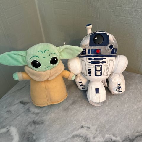 R2-D-2 og baby Yoda